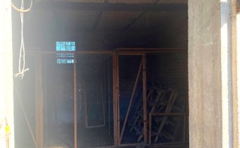 WNĘTRZE BUDYNKU GOSPODARCZEGO